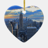 夕日が近づくにつれ、NYCスカイラインは午後遅く セラミックオーナメント (正面)