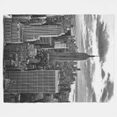 夕日がBWに近づくにつれてNYCスカイライン フリースブランケット (正面(横))