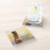 夕日に海でポーズをとるビキニの女の子 ガラスコースター (アングル)