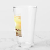 夕日に海でポーズをとるビキニの女の子 タンブラーグラス (左)