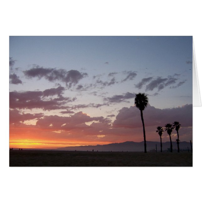 夕日のビーチ。 (正面横)