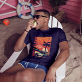 夕日の下でサーフィンする準備ができている Tシャツ