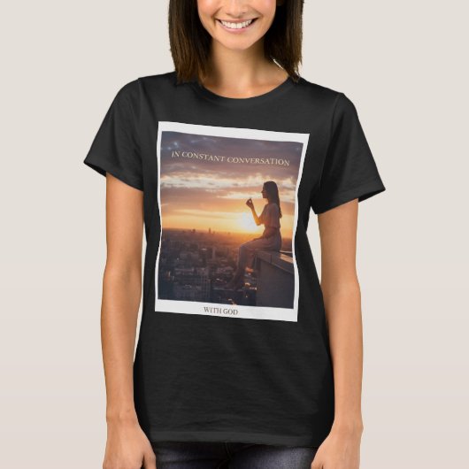 夕日の中で神と語る女性 Tシャツ (正面)