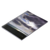 夕日の出の湖畔のスカイライン絵を描海 ノートブック (左側)