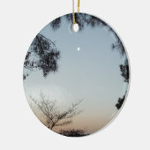 夕日、湖の矢印の上に昇る月 セラミックオーナメント (左)