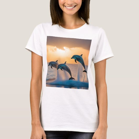 夕暮れのダンス: 飛躍する3頭のイルカ Tシャツ (正面)