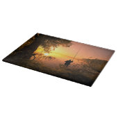 夕暮れの湖の漁師のシルエット カッティングボード (角)