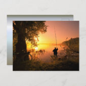 夕暮れの湖の漁師のシルエット ポストカード (正面/裏面)