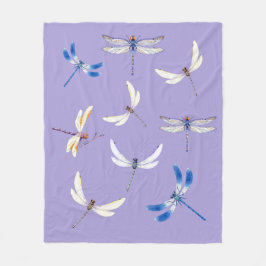夕暮れの紫に浮かぶゴージャスなトンボ フリースブランケット