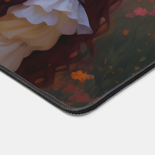 夕暮れの草地のかわいい悲しいスタイルの女性 デスクマット (コーナー)