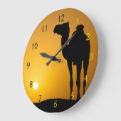 夕暮れの野生のラクダのシルエット ラージ壁時計 (傾斜)