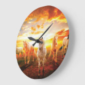 夕暮れの馬の装飾用クッション ラージ壁時計 (傾斜)