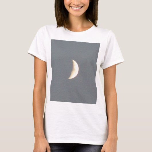 夕暮れレディースの美しい三日月 Tシャツ (正面)