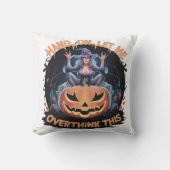 夕暮れ時にカボチャの上を考えている謎の魔女 クッション (正面)