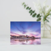 夕暮れ時にクロマーの町を反射するピンクの夕焼け ポストカード (スタンド正面)