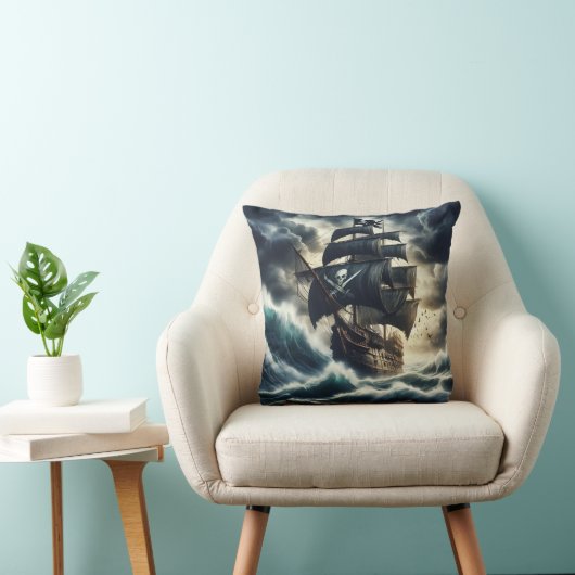 夕暮れ時に嵐の海を航行する海賊船 クッション (椅子)