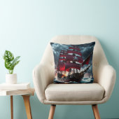 夕暮れ時に嵐の海を航行する海賊船 クッション (椅子)