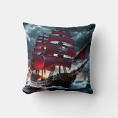 夕暮れ時に嵐の海を航行する海賊船 クッション (正面)