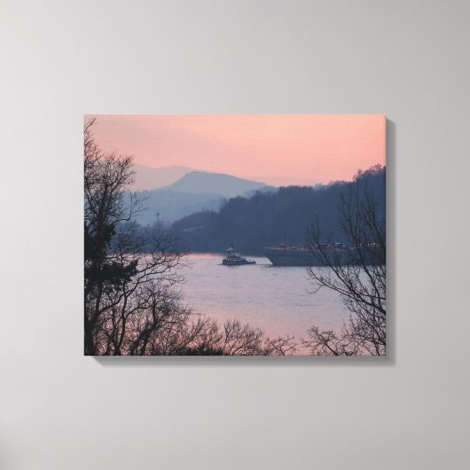 夕暮れ時に川で働く キャンバスプリント (正面)