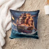 夕暮れ時に波と闘う炎の海賊船 クッション (ブランケット)