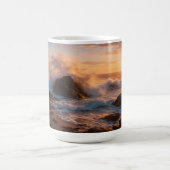 夕暮れ時に波を打ち砕く コーヒーマグカップ (中央)
