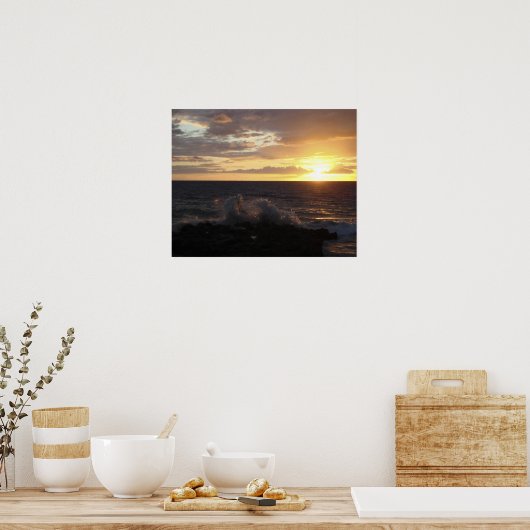 夕暮れ時に波を打ち砕く ポスター (キッチン)