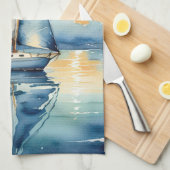 夕暮れ時に湖に浮かぶ水彩帆船 キッチンタオル (四つ折り)