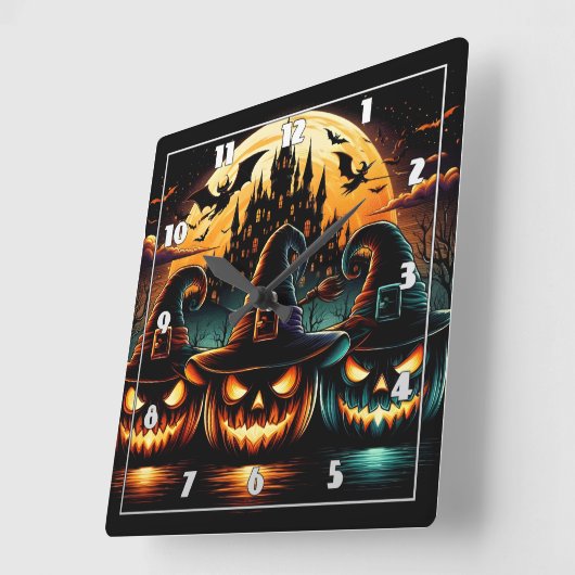 夕暮れ時に満月の下でハロウィーンのカボチャが輝く スクエア壁時計 (傾斜)
