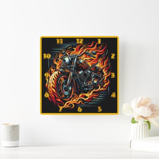 夕暮れ時に炎を上げるオートバイ スクエア壁時計 (ホーム)