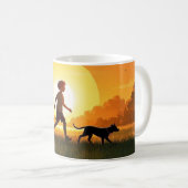 夕暮れ時に犬を連れた少年 コーヒーマグカップ (正面右)