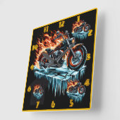 夕暮れ時に表面に凍ってい燃えるオートバイ スクエア壁時計 (傾斜)