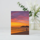 夕暮れ時のコスタリカのカップル ポストカード (スタンド正面)