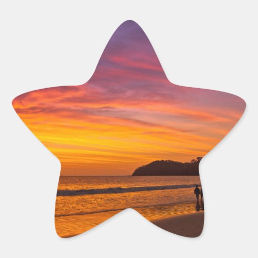 夕暮れ時のコスタリカのカップル 星シール (正面)