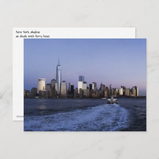 夕暮れ時のニューヨークのスカイラインとフェリー船 ポストカード (正面/裏面)