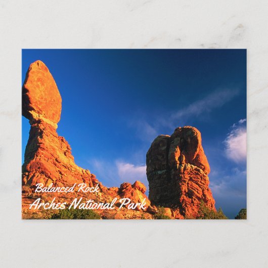 夕暮れ時のバランスの取れた岩 ポストカード (正面)