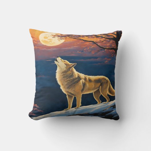 夕暮れ時のムーンライトスカイの下でハウリングウルフ クッション (正面)