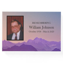 夕暮れ時の山々の記念写真