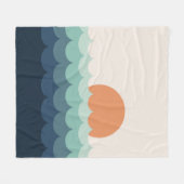 夕暮れ時の波打つ青い海 フリースブランケット (正面(横))