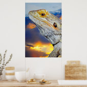 夕暮れ時の灰色のトカゲ ポスター (キッチン)