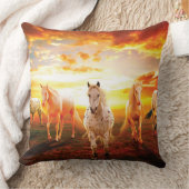 夕暮れ時の馬 クッション (ブランケット)