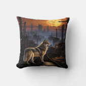 夕暮れ時誇りを持ったに線路に立つ狼 クッション (正面)