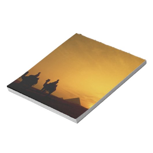 夕暮れ素晴らしのエジプトのギザのピラミッド ノートパッド (回転)