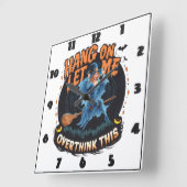 夕暮れ飛んでいるに不気味なカボチャのパッチの上で魔女 スクエア壁時計 (傾斜)