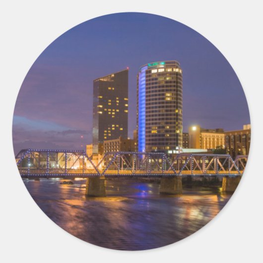 夕暮れ、グランド川のスカイライン ラウンドシール (正面)