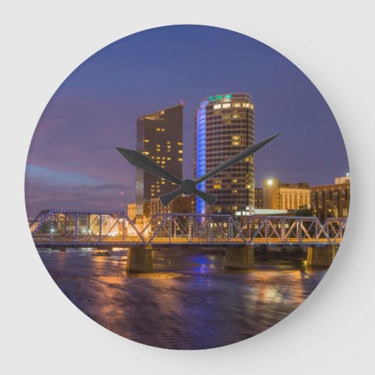 夕暮れ、グランド川のスカイライン ラージ壁時計 (正面)