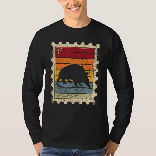夕焼けのアルマジロの切手 Tシャツ (正面)