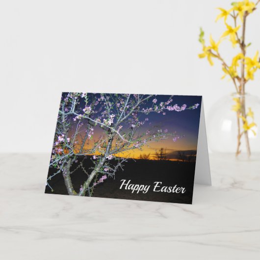 夕焼けのピンクのサクラの花、ハッピーイースター カード (黄色い花)