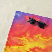 夕焼けの山々と湖 ~壮麗なる自然の芸術~ ビーチタオル (インサイチュ)