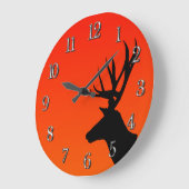 夕焼けの鹿のシルエット ラージ壁時計 (傾斜)