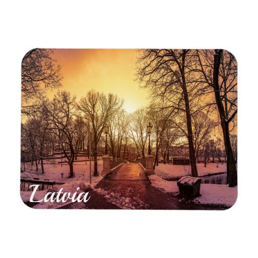 夕焼け時の雪景色のパノラマ マグネット (横)